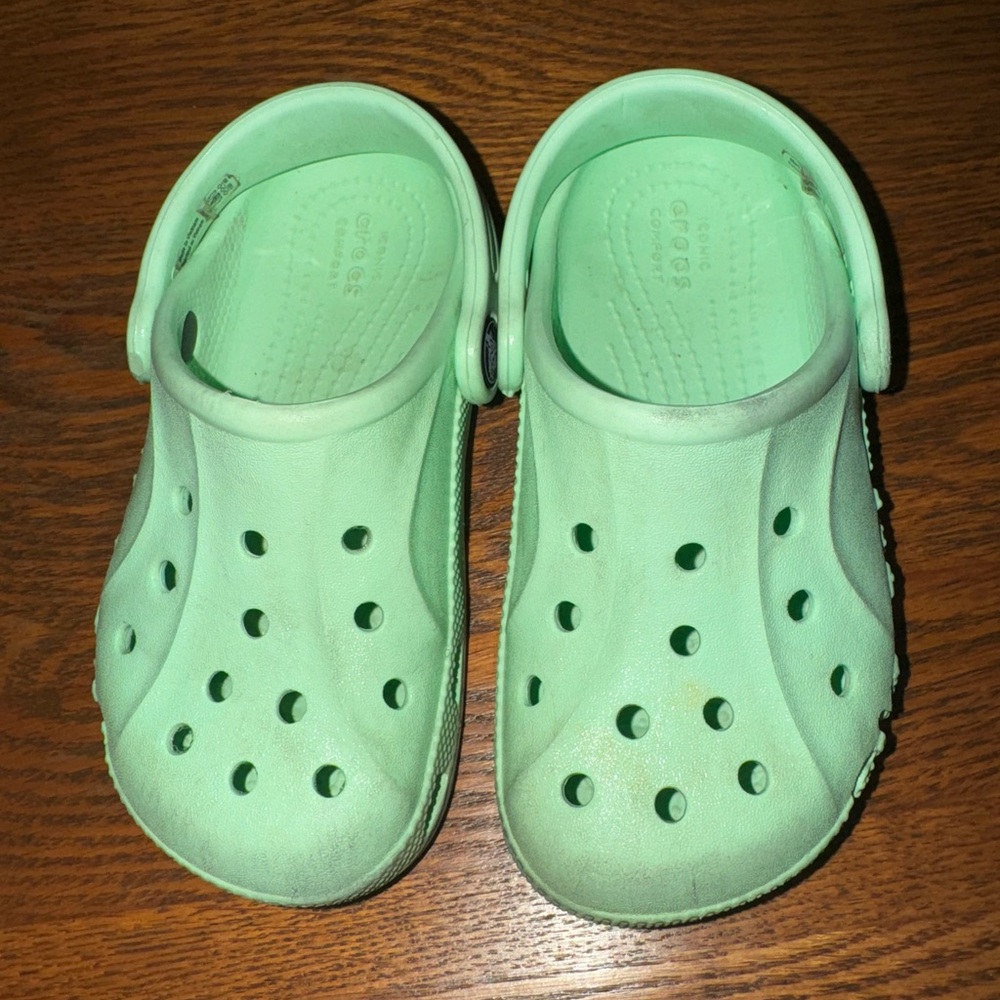 Crocs toddler 9c